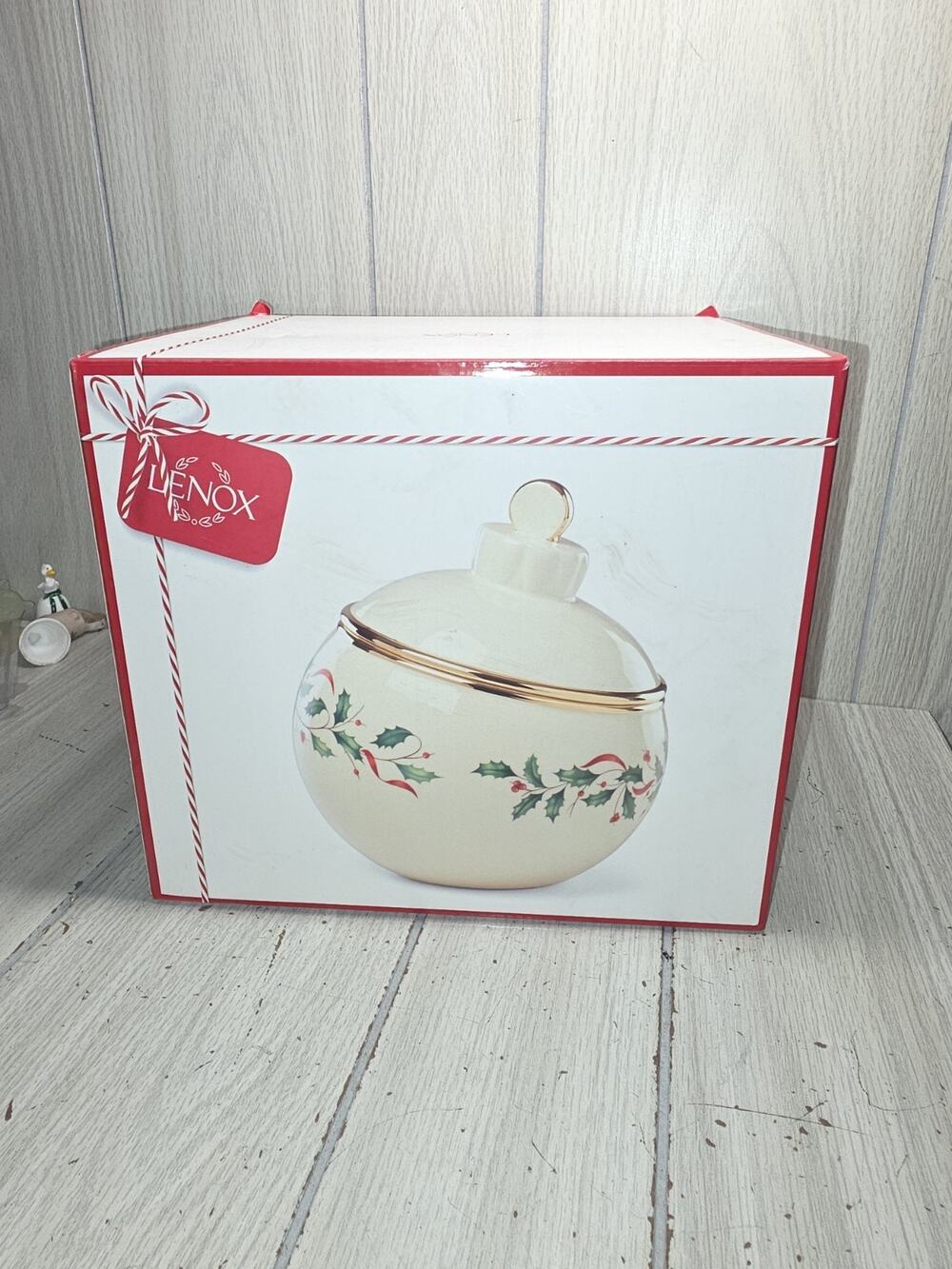 LENOX Christmas Ornament Cookie Jar Gold Trim Holly Berry Holiday Festive
